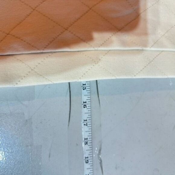 NWT Mono B Quilted Style Cream Cropped Sports Bra Tank Top Medium - Picture 9 of 10